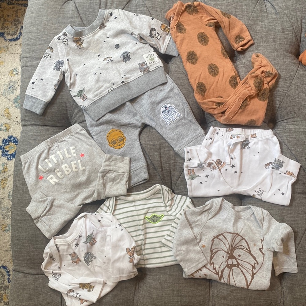 Star Wars Baby Gap Bundle! 3-6 M. 2 Pants, 3 LS onesies, 1 pajamas, 1 sweatsuit